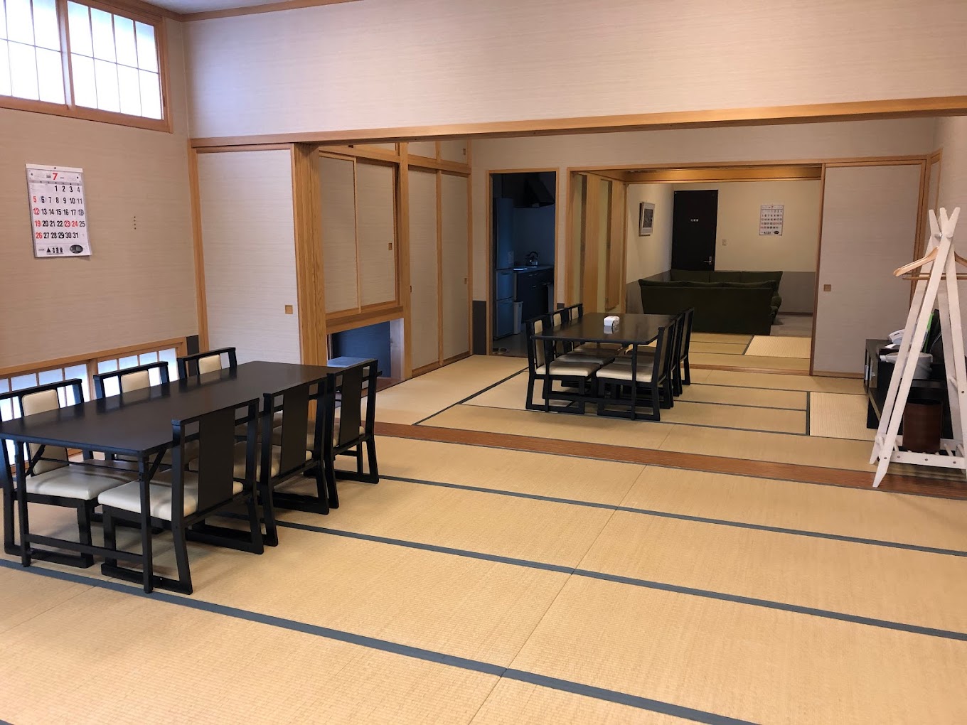 ご法要やお食事にご利用いただける広間（あおば斎苑 松山）
